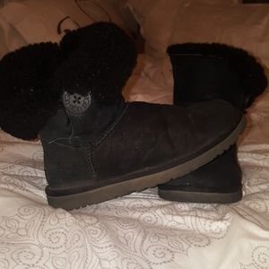 Black uggs
